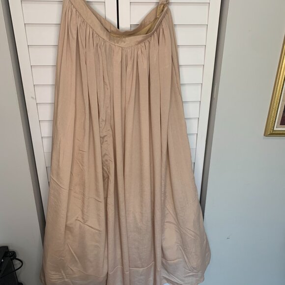 NWT - Beige Lehenga Set With Floral Sequin Cutdana Hand Embroidered Blouse - L - Picture 16 of 16